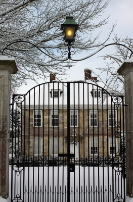 Illustration for article titled Gates That Operate On Their Own, Increase Security And Safety